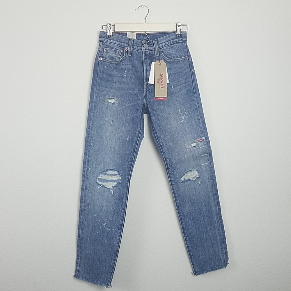 NWT Levi's Wedgie Fit Jeans ONE SIZE 26 LEFT! - Picture 3 of 8